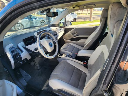 Used 2017 BMW i3 Hatchback 4D image 4