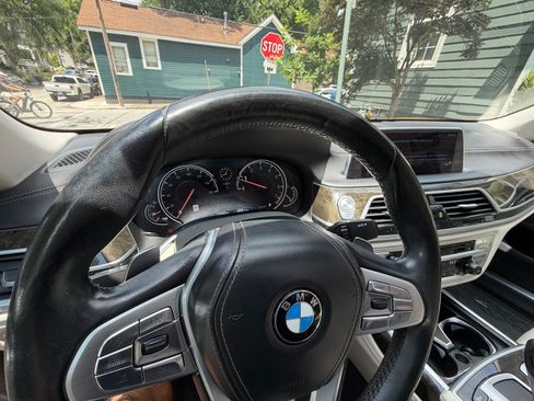 Used 2016 BMW 740i RWD image 9