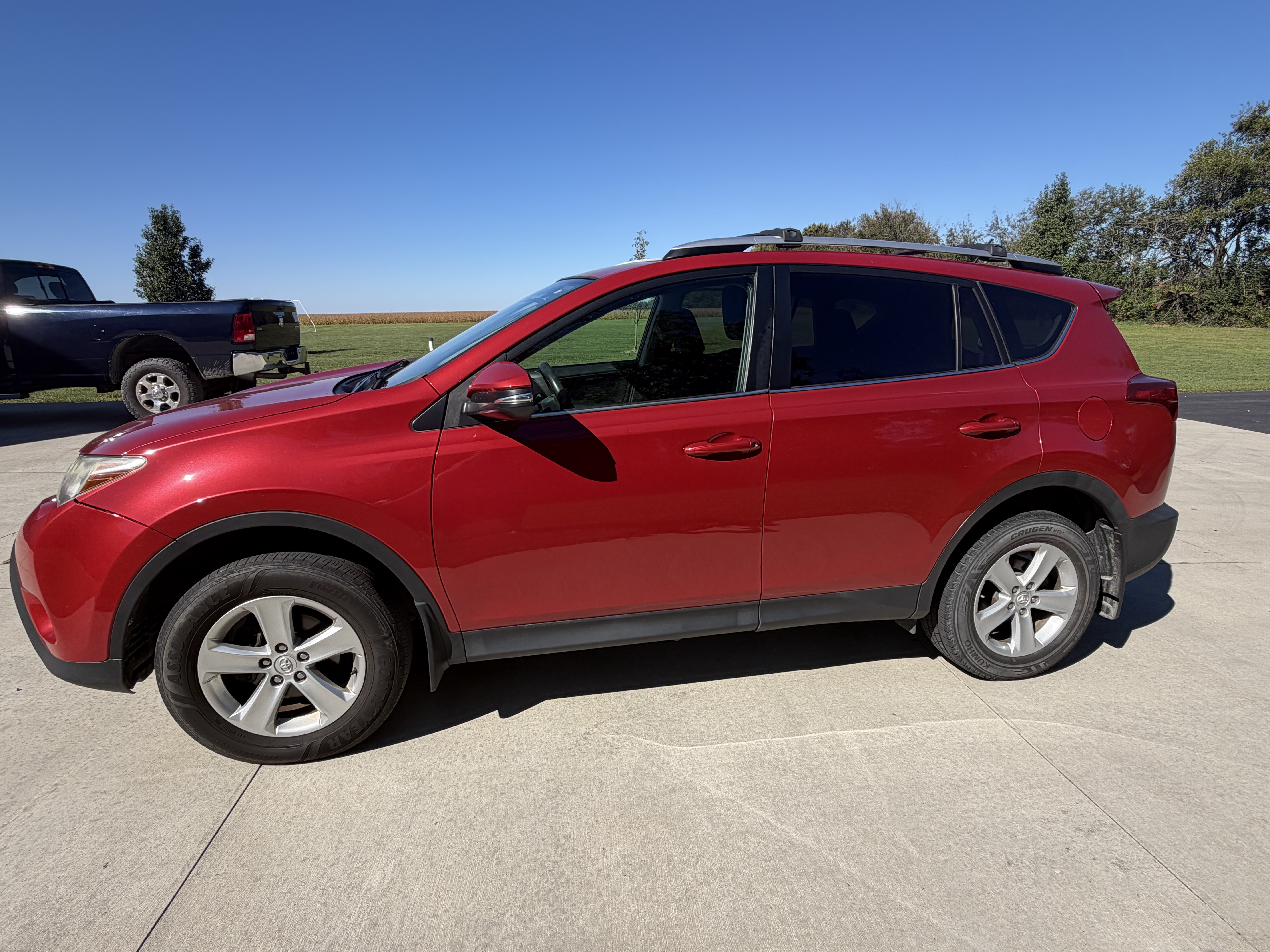 Used 2014 Toyota RAV4 XLE AWD/4WD image 6