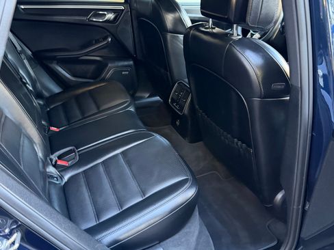 Used 2018 Porsche Macan GTS AWD/4WD image 27
