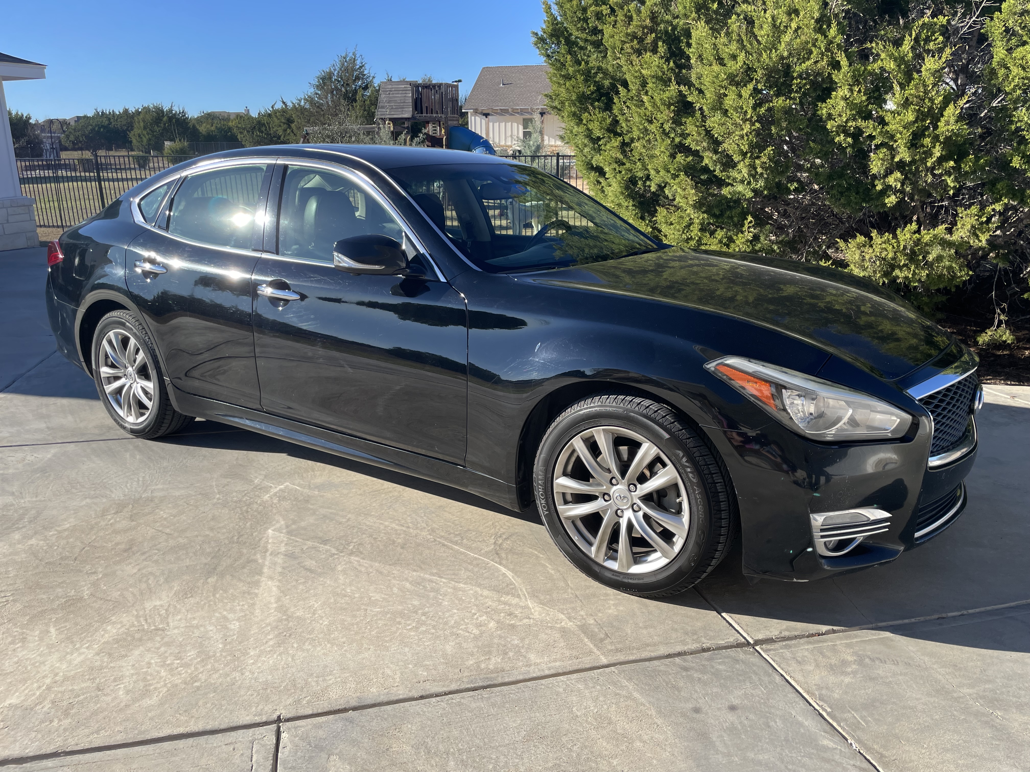 Used 2015 INFINITI Q70 3.7 RWD image 19