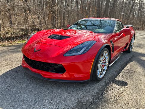 Used 2017 Chevrolet Corvette Z06 image 1