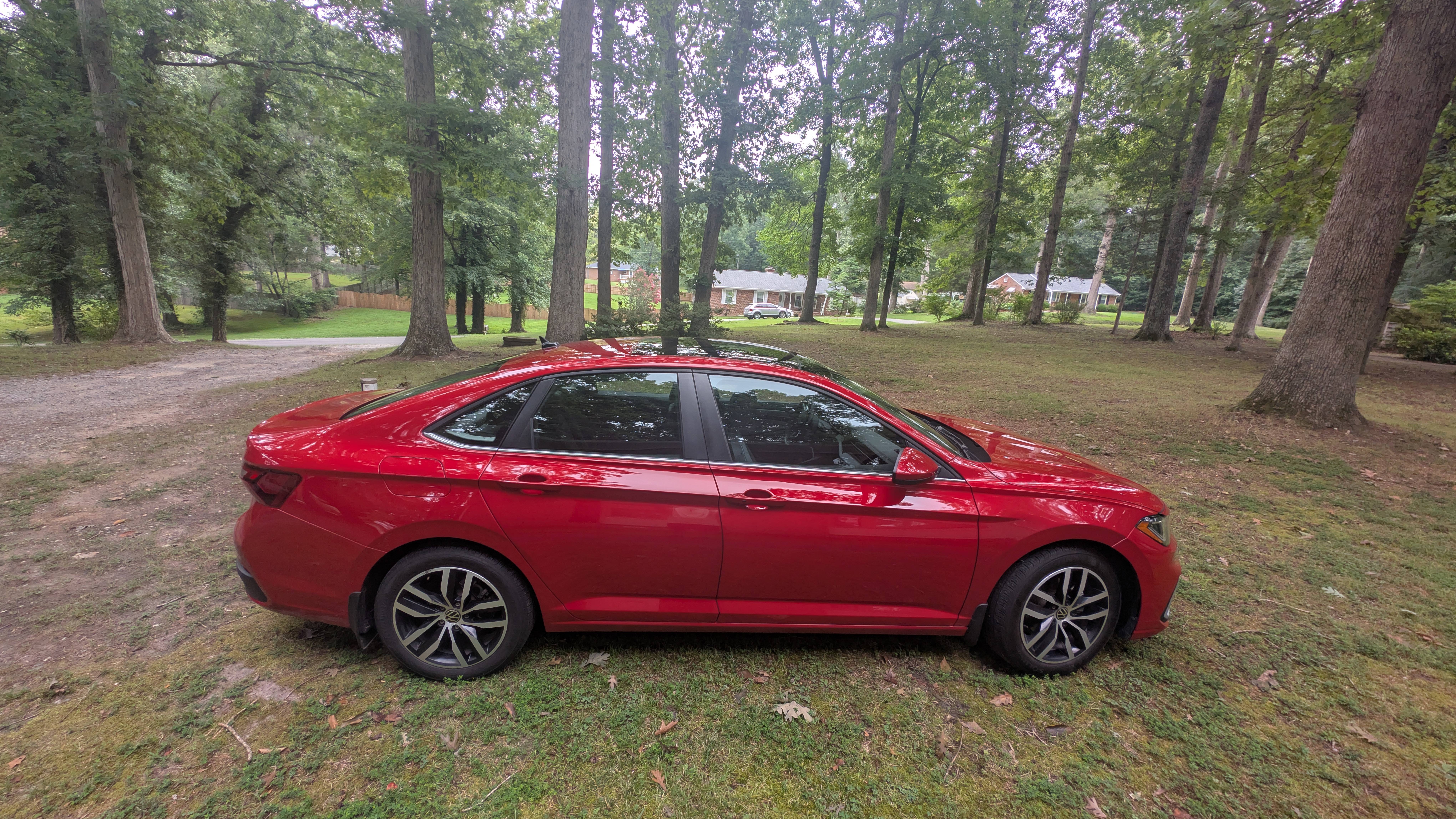 Used 2025 Volkswagen Jetta SE w/ Sunroof Package FWD image 13