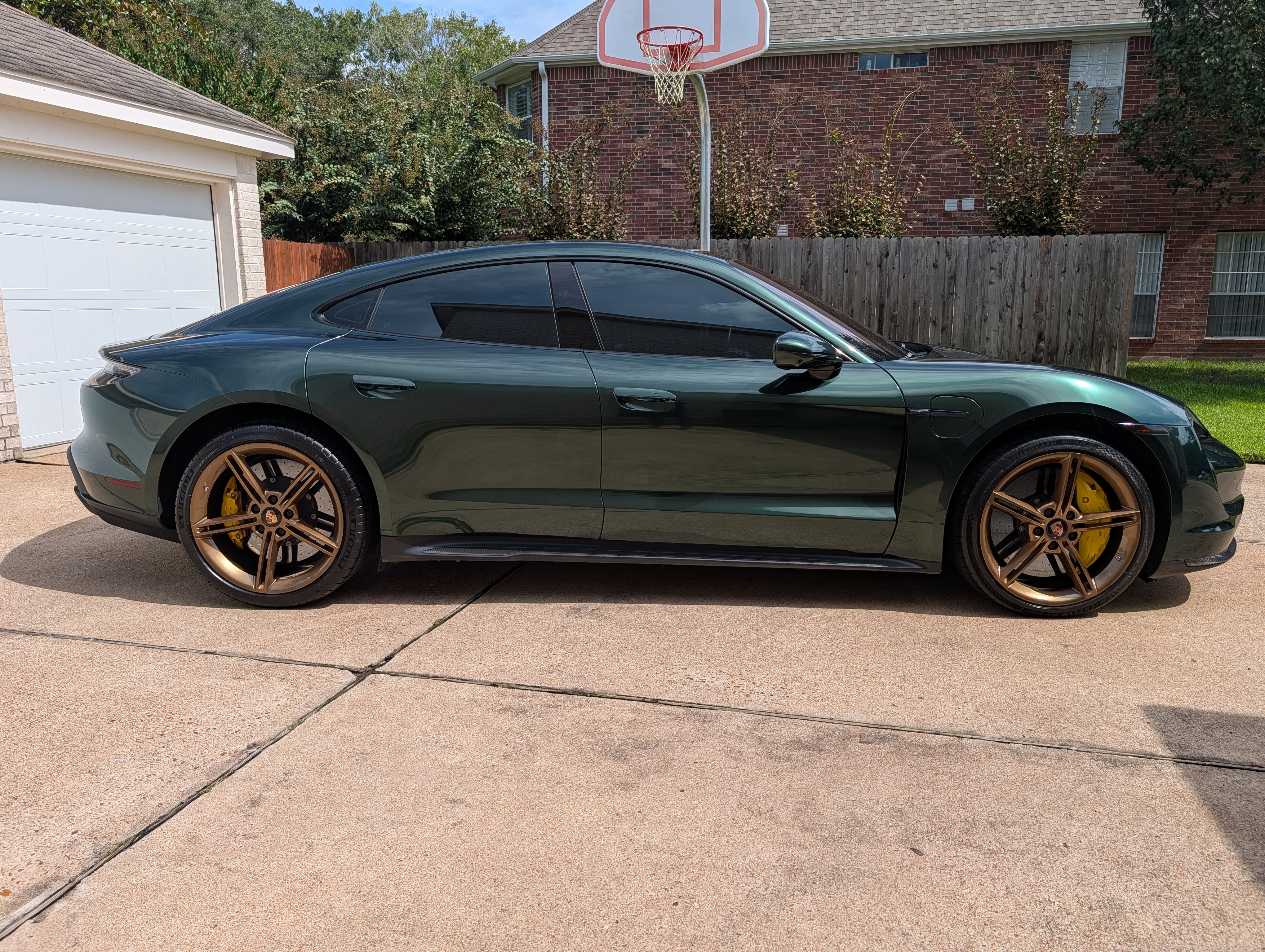 Used 2021 Porsche Taycan Turbo S AWD/4WD image 9