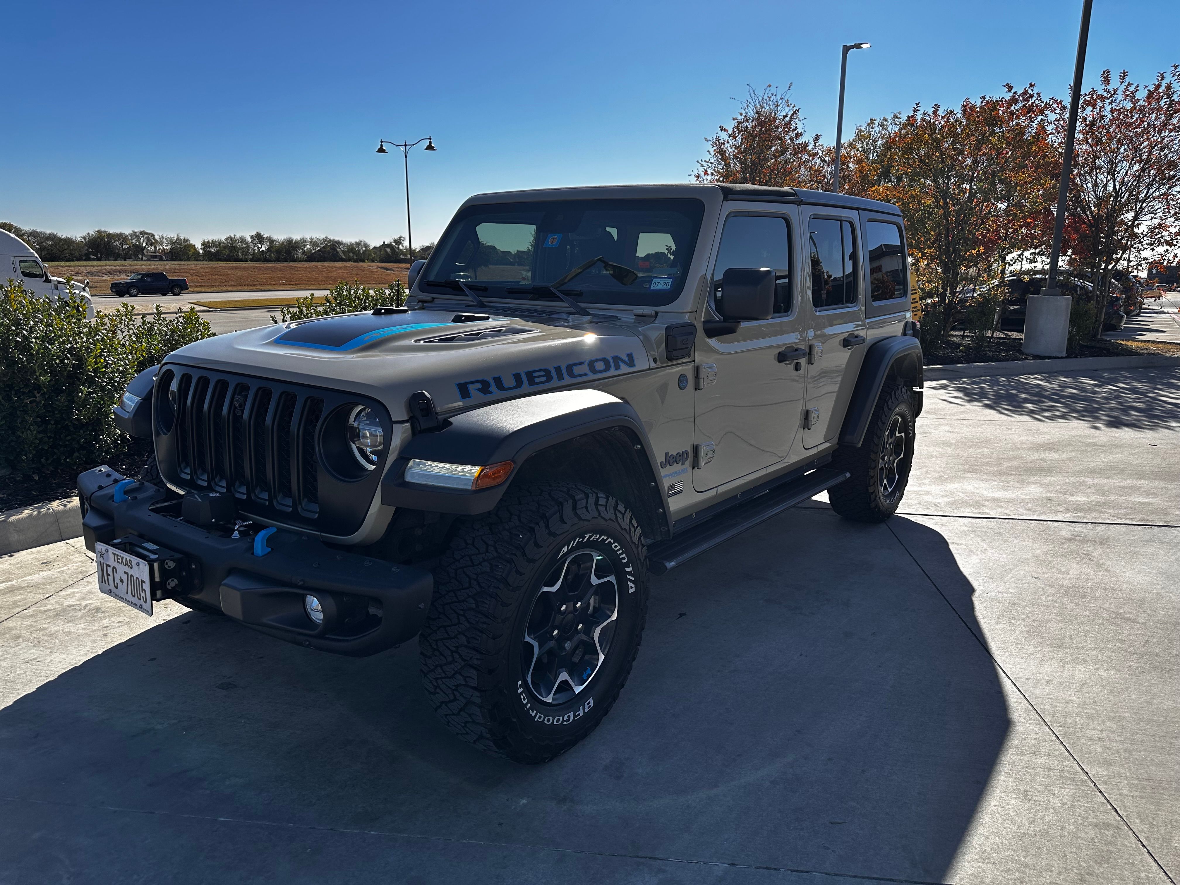 Used 2022 Jeep Wrangler Unlimited Rubicon 4xe w/ Steel Bumper Group AWD/4WD image 9