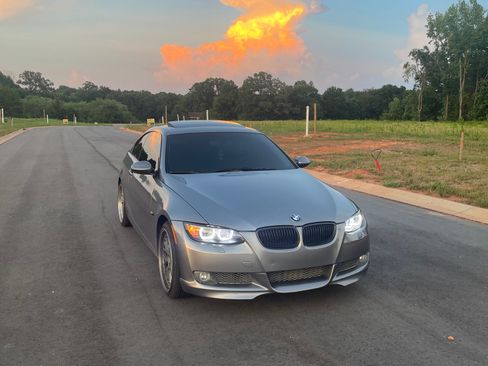 Used 2009 BMW 335i xDrive Coupe AWD/4WD image 16