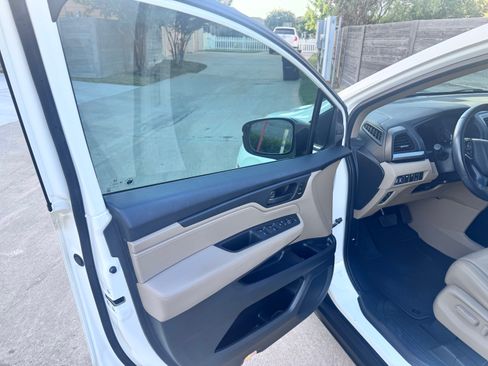 Used 2018 Honda Odyssey EX-L image 23