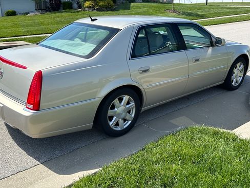Used 2007 Cadillac DTS FWD image 4