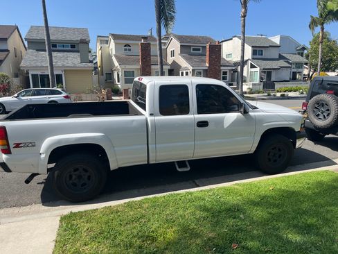 Used 1999 Chevrolet Silverado 1500 LS w/ Off-Road Chassis Pkg image 1