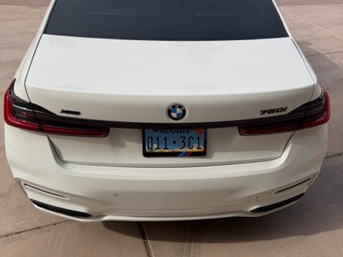 Used 2022 BMW 750i xDrive w/ Luxury Rear Seating Package image 5