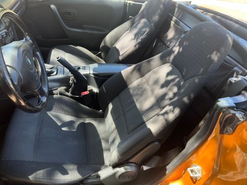 Used 2000 MAZDA MX-5 Miata RWD image 9