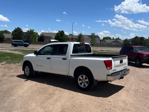 Used 2015 Nissan Titan SV AWD/4WD image 6