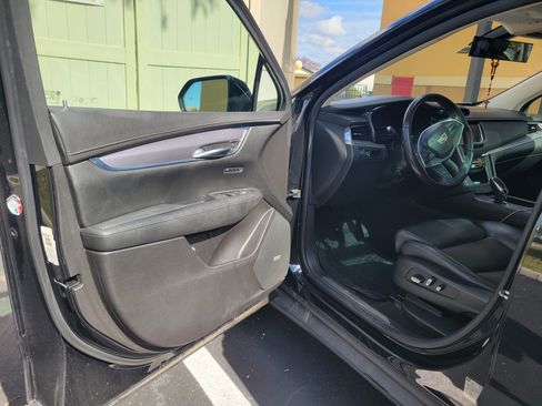 Used 2017 Cadillac XT5 Luxury image 9