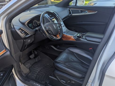 Used 2016 Lincoln MKX Reserve w/ Climate Package AWD/4WD image 2