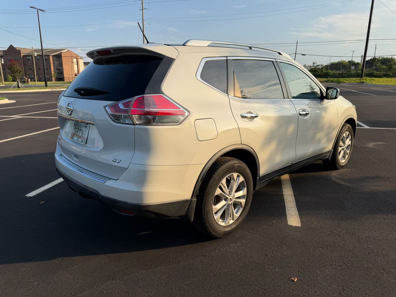 Used 2015 Nissan Rogue SV FWD image 5