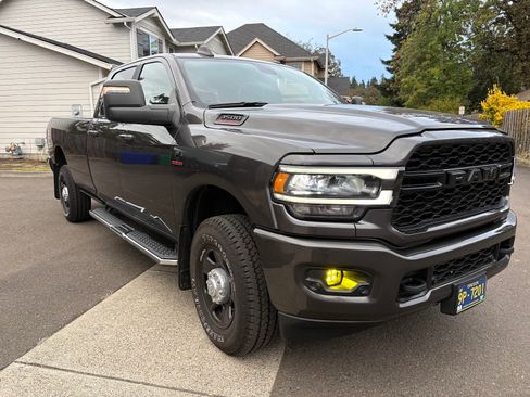 Used 2024 RAM 3500 Big Horn w/ Sport Appearance Package image 6