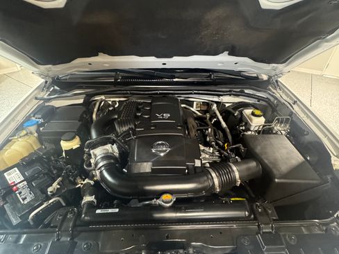 Used 2019 Nissan Frontier SV image 11