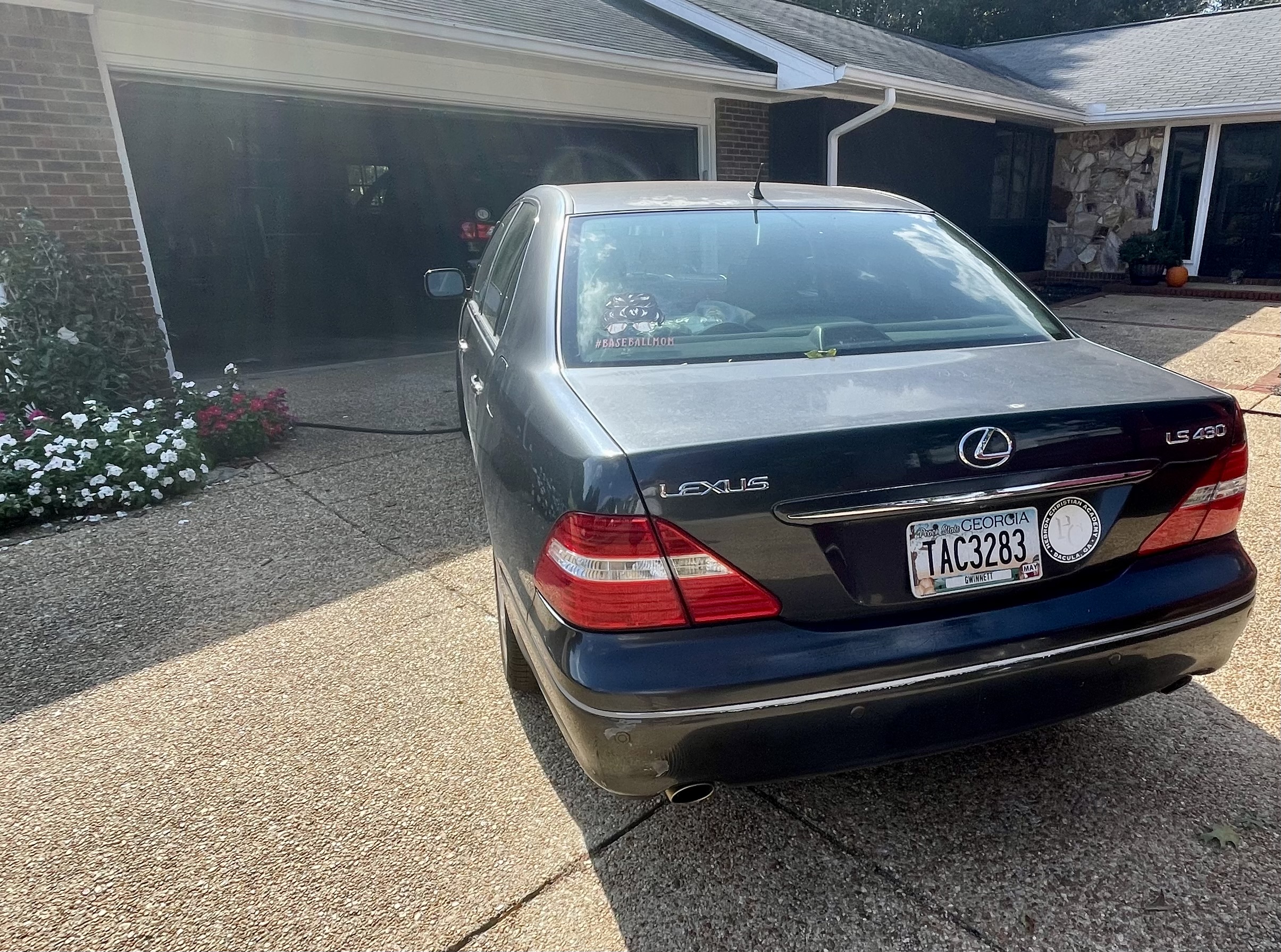 Used 2005 Lexus LS 430 RWD image 2