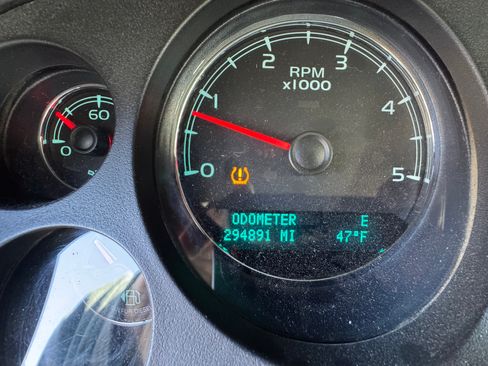 Used 2010 Chevrolet Silverado 2500 LTZ w/ Convenience Package image 11