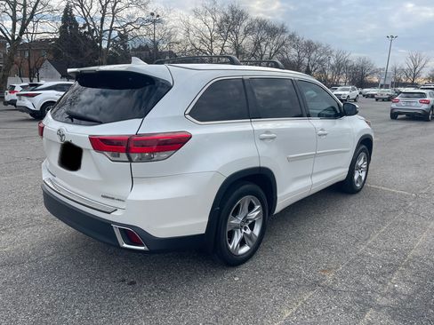 Used 2017 Toyota Highlander Limited Platinum image 1