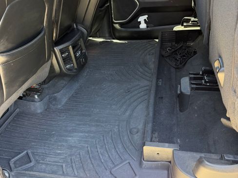 Used 2021 RAM 1500 Laramie AWD/4WD image 5