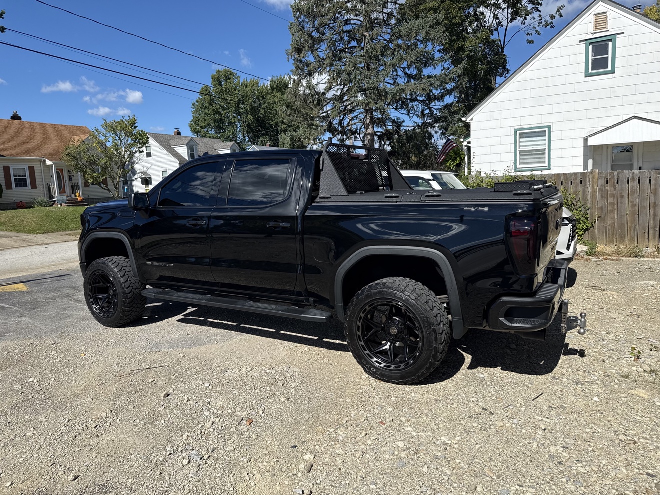 Used 2022 GMC Sierra 1500 SLT w/ SLT Convenience Package AWD/4WD image 8