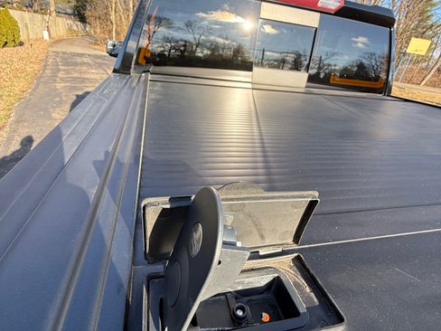 Used 2019 GMC Sierra 1500 SLT image 17