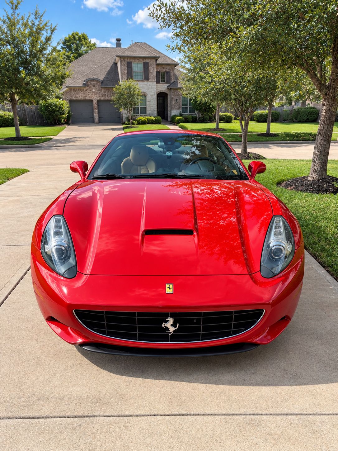 Used 2012 Ferrari California RWD image 19