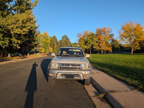 Used 2000 Toyota 4Runner Limited image 4