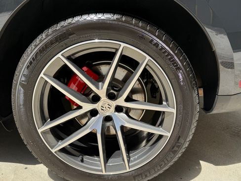 Used 2023 Porsche Macan S AWD/4WD image 13