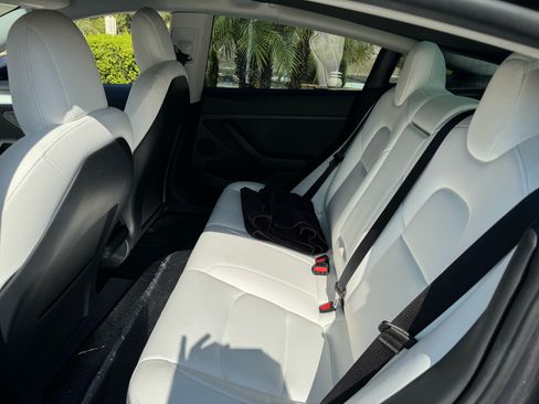 Used 2022 Tesla Model 3 RWD image 4