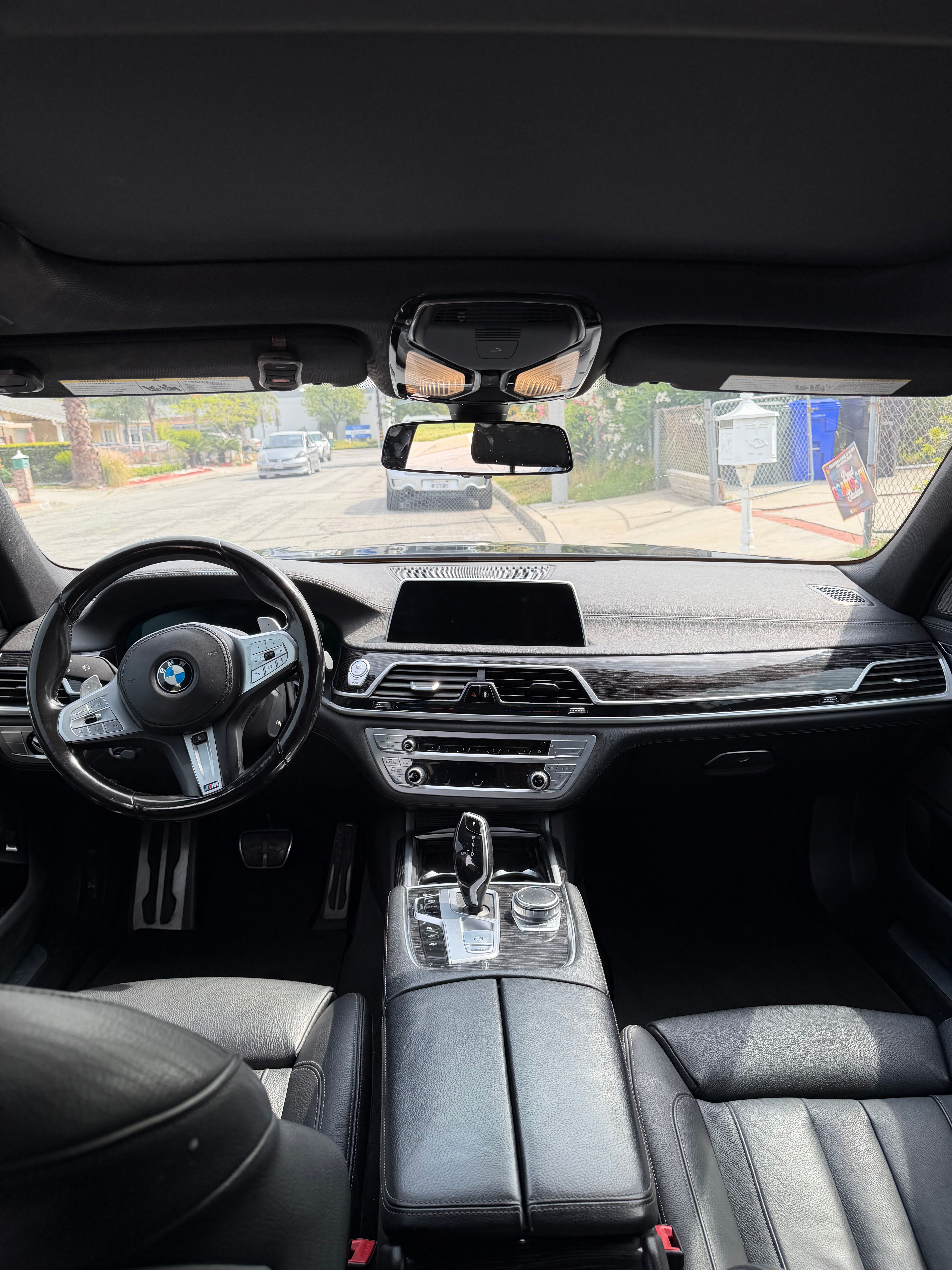 Used 2021 BMW 740i w/ M Sport Package RWD image 5