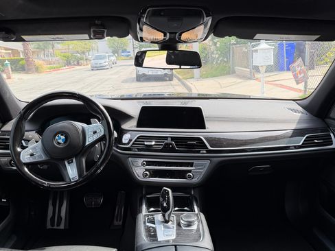 Used 2021 BMW 740i w/ M Sport Package RWD image 5