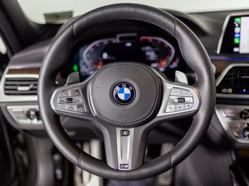 Used 2020 BMW 750i xDrive 750i xDrive Sedan 4D w/ Autobahn Package image 15