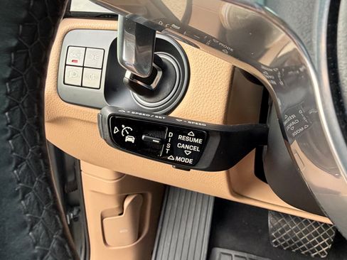 Used 2020 Porsche Cayenne image 17