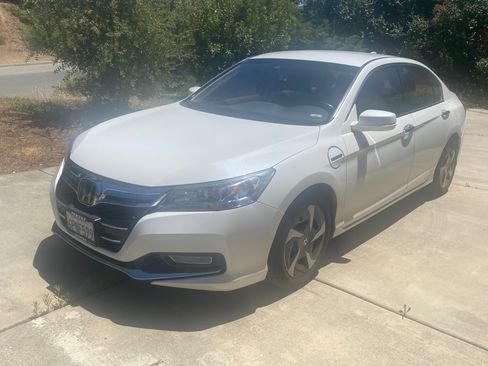 Used 2014 Honda Accord Plug-In Sedan image 11