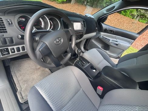 Used 2014 Toyota Tacoma PreRunner RWD image 4
