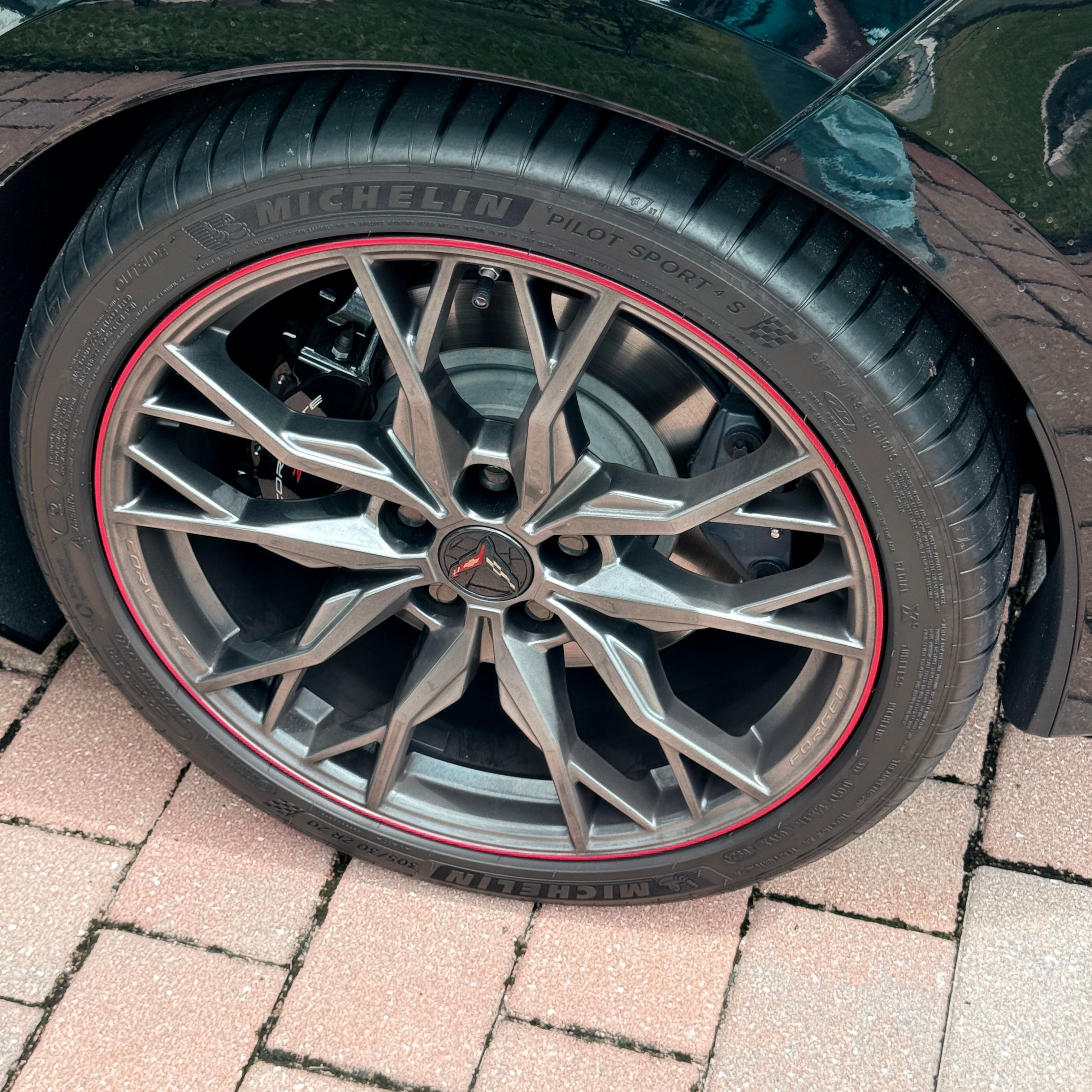Used 2024 Chevrolet Corvette Stingray Preferred Cpe w/ Z51 Performance Package RWD image 9
