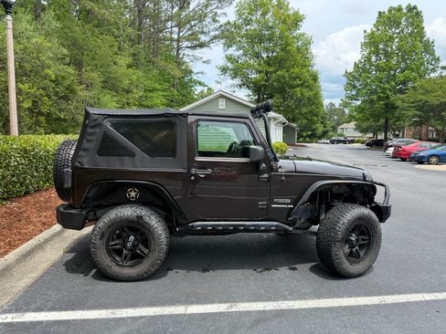 Used 2013 Jeep Wrangler Sport w/ Connectivity Group AWD/4WD image 18