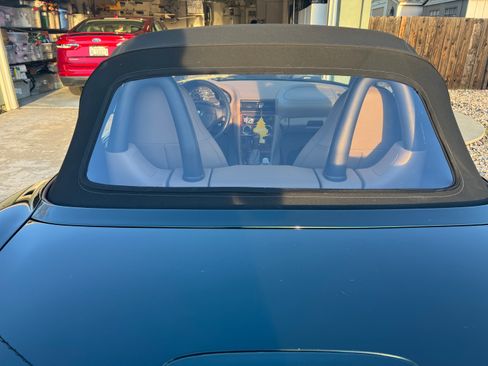 Used 2002 BMW Z3 2.5i image 6