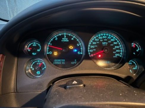 Used 2009 Chevrolet Silverado 1500 LTZ w/ Safety Package AWD/4WD image 11