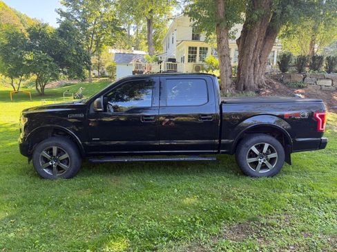 Used 2017 Ford F150 XLT w/ Equipment Group 302A Luxury AWD/4WD image 2
