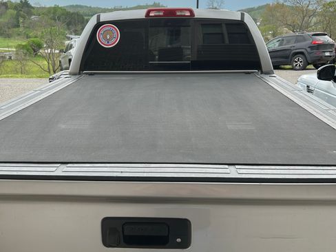 Used 2015 Toyota Tundra SR5 image 8