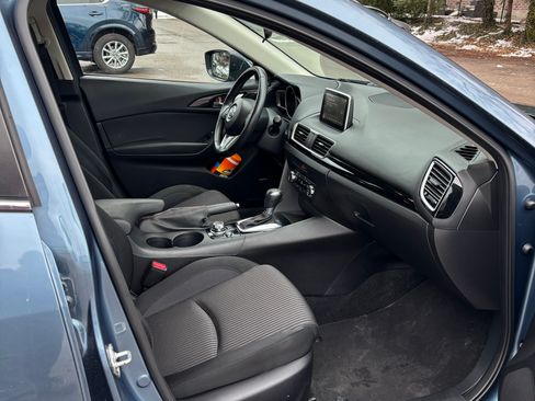 Used 2015 MAZDA MAZDA3 i Touring w/ Technology Package image 19