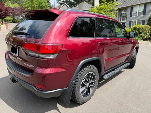 Used 2017 Jeep Grand Cherokee Trailhawk AWD/4WD image 5