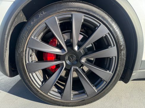 Used 2025 Tesla Model X Plaid image 12