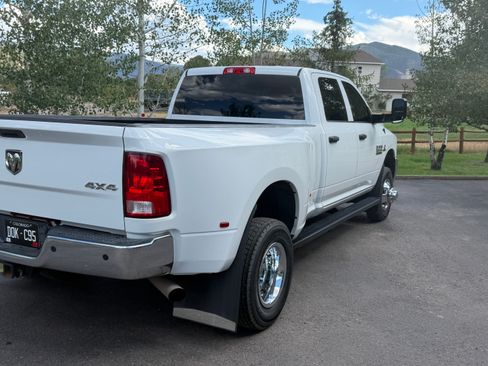 Used 2017 RAM 3500 Tradesman w/ Chrome Appearance Group AWD/4WD image 4