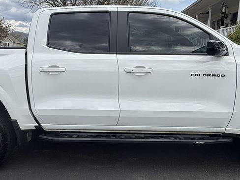 Used 2025 Chevrolet Colorado Z71 w/ Technology Package AWD/4WD image 6