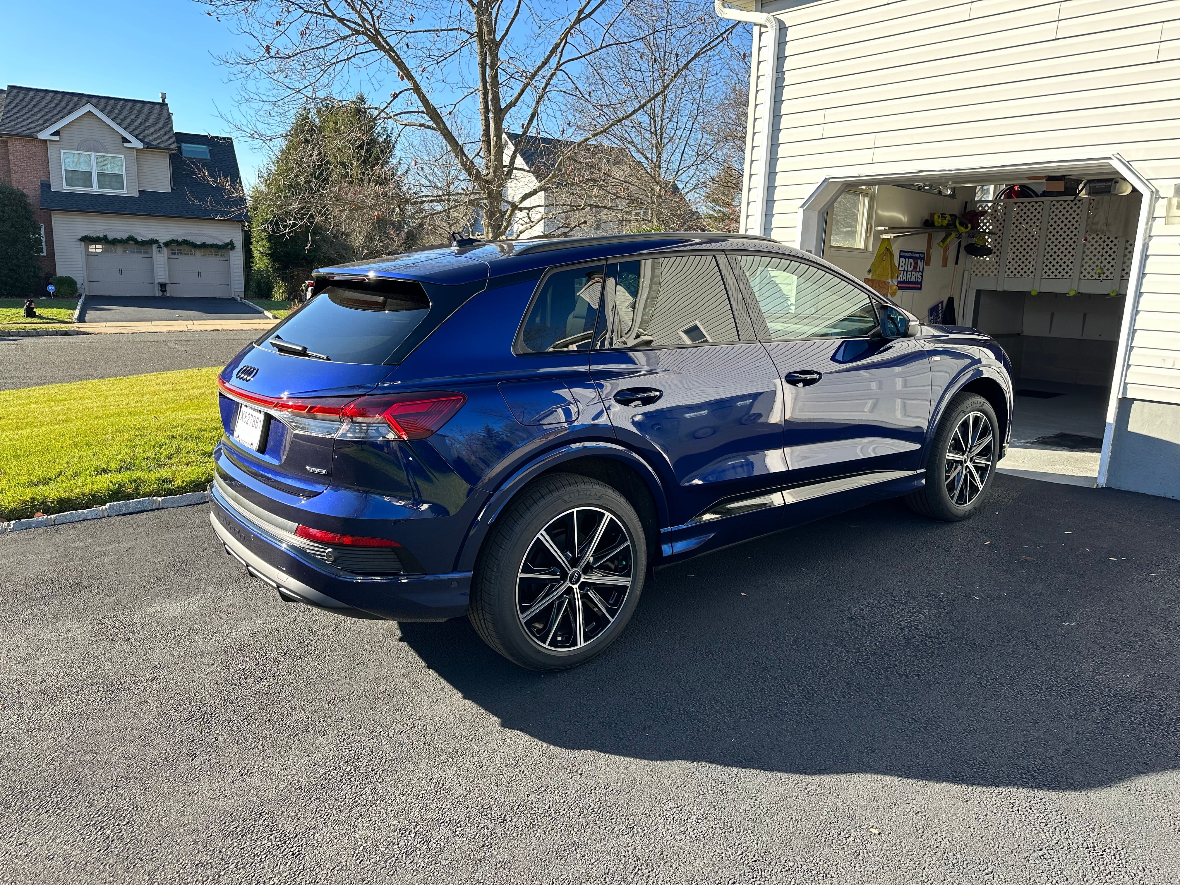 Used 2022 Audi Q4 e-tron Prestige AWD/4WD image 2