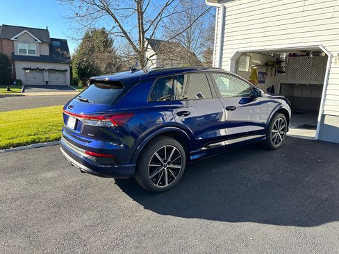 Used 2022 Audi Q4 e-tron Prestige image 2